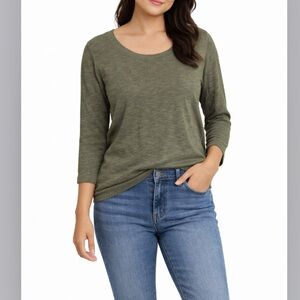 ❤️3 for 25! Forest Green featherweight Sweater